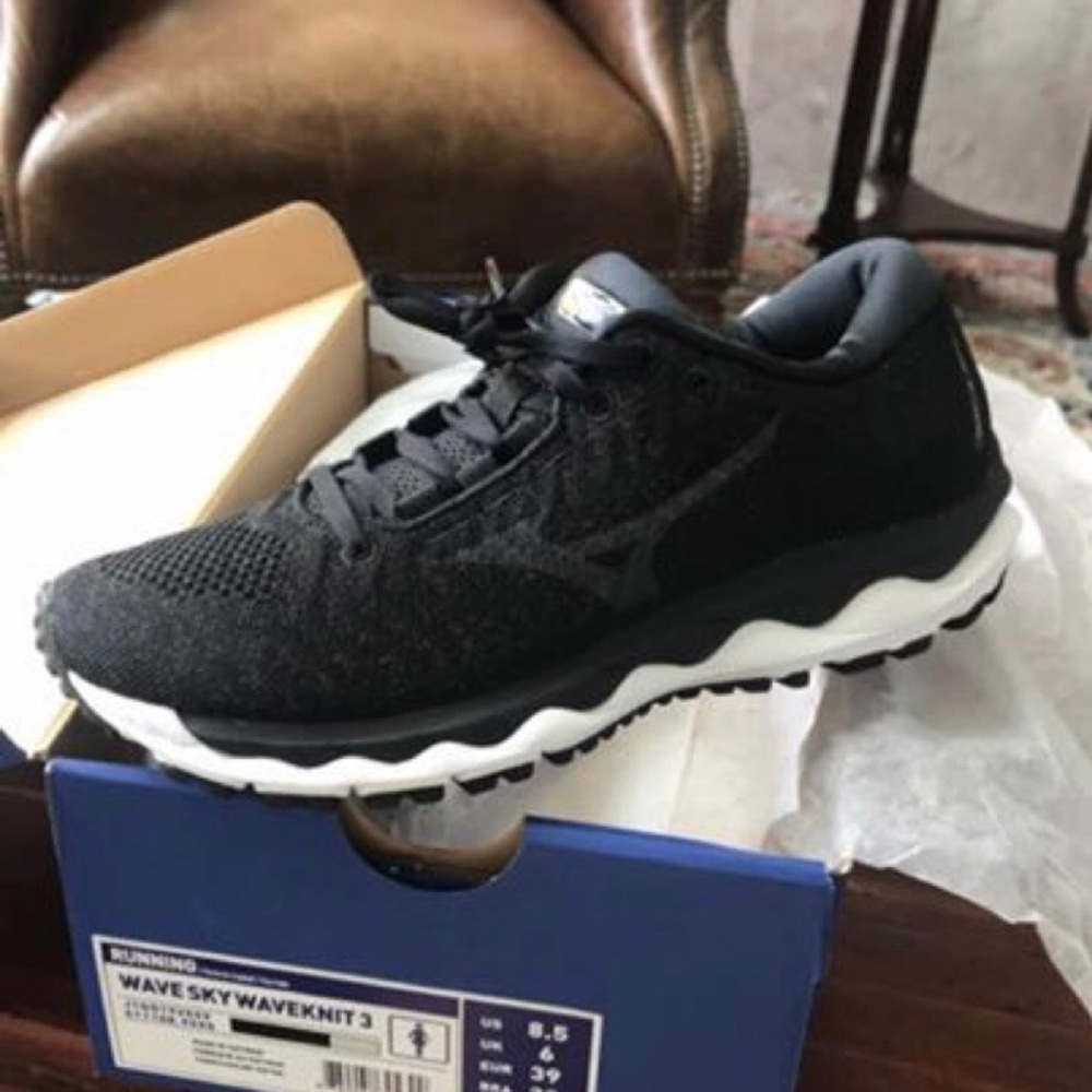 Mizuno Wave Sky 3